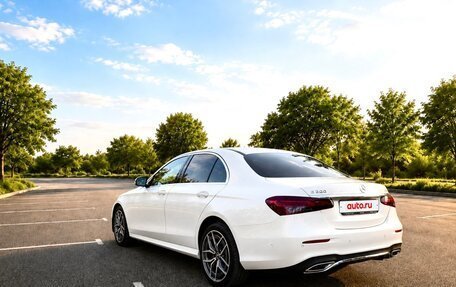 Mercedes-Benz E-Класс, 2020 год, 4 250 000 рублей, 4 фотография