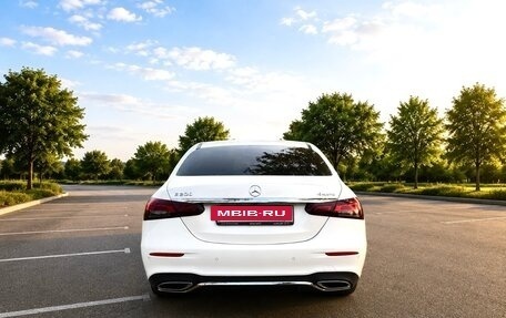 Mercedes-Benz E-Класс, 2020 год, 4 250 000 рублей, 5 фотография
