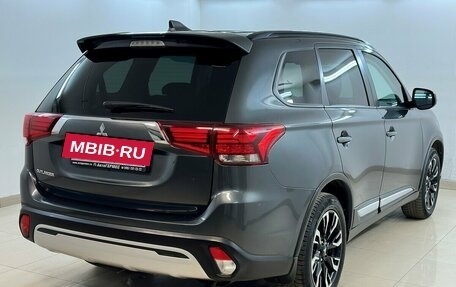 Mitsubishi Outlander III рестайлинг 3, 2021 год, 2 970 000 рублей, 4 фотография