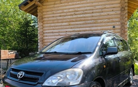 Toyota Ipsum II, 2003 год, 769 000 рублей, 1 фотография