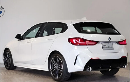 BMW 1 серия, 2023 год, 1 990 000 рублей, 8 фотография