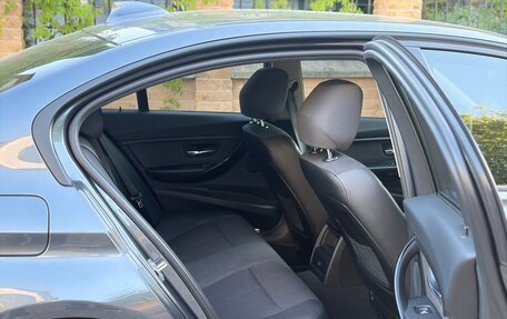 BMW 3 серия, 2018 год, 2 900 000 рублей, 19 фотография