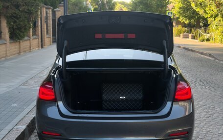 BMW 3 серия, 2018 год, 2 900 000 рублей, 21 фотография