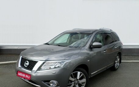 Nissan Pathfinder, 2015 год, 1 899 000 рублей, 1 фотография