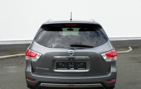 Nissan Pathfinder, 2015 год, 1 899 000 рублей, 3 фотография