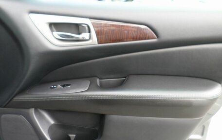 Nissan Pathfinder, 2015 год, 1 899 000 рублей, 27 фотография