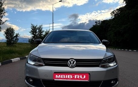 Volkswagen Jetta VI, 2013 год, 1 249 000 рублей, 2 фотография