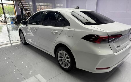 Toyota Corolla, 2021 год, 1 350 000 рублей, 4 фотография