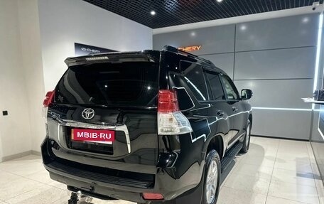 Toyota Land Cruiser Prado 150 рестайлинг 2, 2013 год, 3 350 000 рублей, 5 фотография