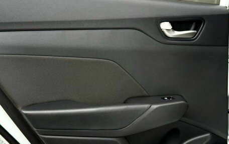 Hyundai Solaris II рестайлинг, 2017 год, 999 000 рублей, 23 фотография
