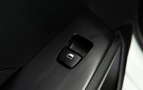 Hyundai Solaris II рестайлинг, 2017 год, 999 000 рублей, 24 фотография
