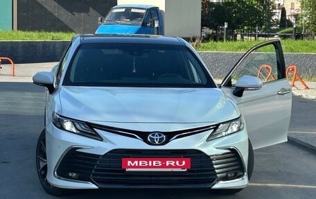 Toyota Camry, 2022 год, 3 000 000 рублей, 6 фотография