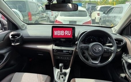 Toyota Yaris Cross, 2021 год, 1 620 000 рублей, 2 фотография