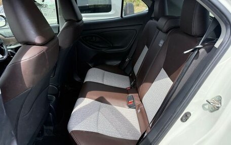 Toyota Yaris Cross, 2021 год, 1 620 000 рублей, 5 фотография