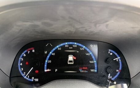Toyota Yaris Cross, 2021 год, 1 620 000 рублей, 14 фотография