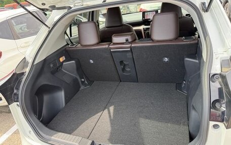 Toyota Yaris Cross, 2021 год, 1 620 000 рублей, 11 фотография