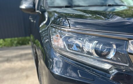 Toyota Land Cruiser Prado 150 рестайлинг 2, 2021 год, 6 300 000 рублей, 5 фотография