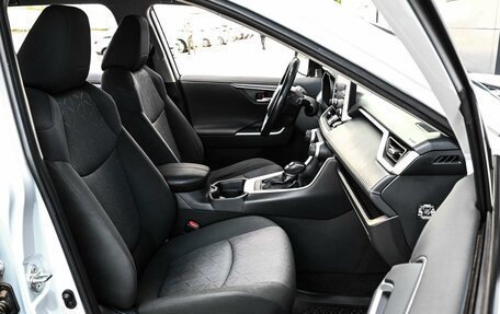 Toyota RAV4, 2020 год, 3 179 000 рублей, 8 фотография