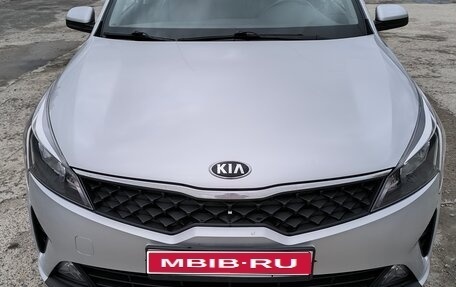 KIA Rio IV, 2021 год, 1 490 000 рублей, 1 фотография