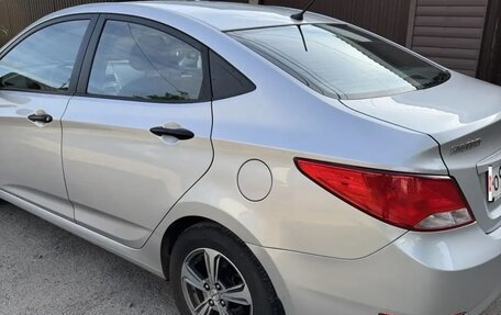 Hyundai Solaris II рестайлинг, 2014 год, 780 000 рублей, 2 фотография