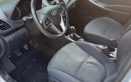 Hyundai Solaris II рестайлинг, 2014 год, 780 000 рублей, 14 фотография