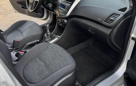 Hyundai Solaris II рестайлинг, 2014 год, 780 000 рублей, 17 фотография