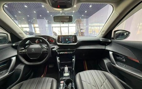 Peugeot 2008 II, 2022 год, 1 380 000 рублей, 11 фотография