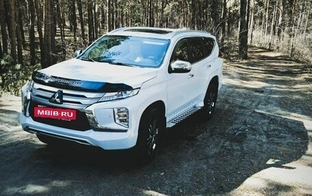 Mitsubishi Pajero Sport III рестайлинг, 2020 год, 4 200 000 рублей, 2 фотография