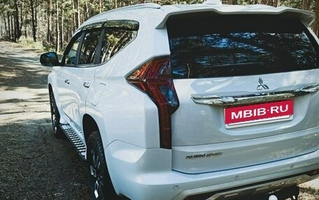 Mitsubishi Pajero Sport III рестайлинг, 2020 год, 4 200 000 рублей, 6 фотография