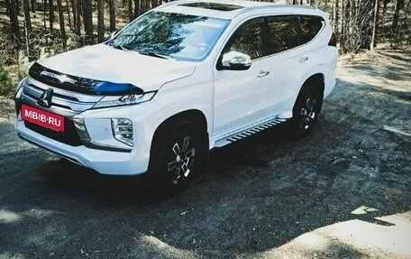 Mitsubishi Pajero Sport III рестайлинг, 2020 год, 4 200 000 рублей, 4 фотография