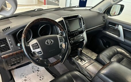 Toyota Land Cruiser 200, 2013 год, 4 299 900 рублей, 11 фотография