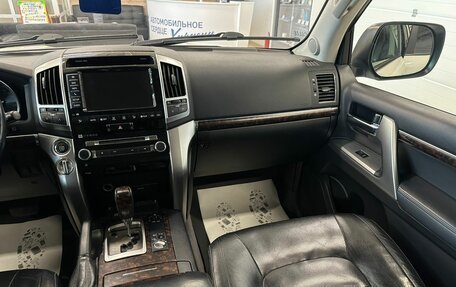 Toyota Land Cruiser 200, 2013 год, 4 299 900 рублей, 15 фотография