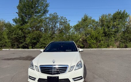 Mercedes-Benz E-Класс, 2011 год, 2 050 000 рублей, 2 фотография