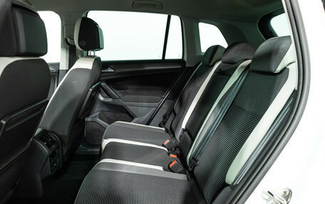 Volkswagen Tiguan II, 2019 год, 2 499 700 рублей, 11 фотография