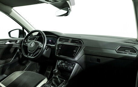 Volkswagen Tiguan II, 2019 год, 2 499 700 рублей, 10 фотография
