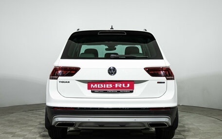 Volkswagen Tiguan II, 2019 год, 2 499 700 рублей, 7 фотография