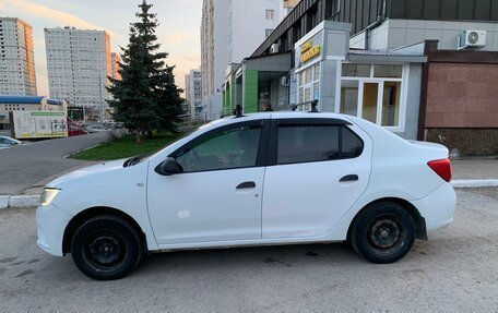 Renault Logan II, 2018 год, 450 000 рублей, 2 фотография
