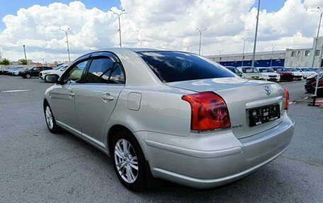 Toyota Avensis III рестайлинг, 2003 год, 672 000 рублей, 5 фотография