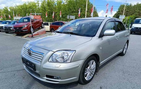 Toyota Avensis III рестайлинг, 2003 год, 672 000 рублей, 3 фотография