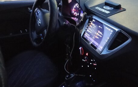 Hyundai Solaris II рестайлинг, 2019 год, 1 000 000 рублей, 3 фотография