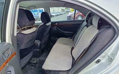 Toyota Avensis III рестайлинг, 2003 год, 672 000 рублей, 11 фотография