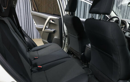 Toyota RAV4, 2017 год, 2 348 000 рублей, 13 фотография