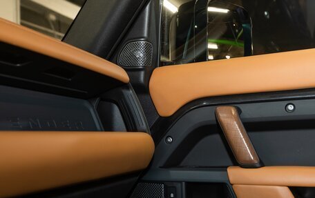 Land Rover Defender II, 2021 год, 7 850 000 рублей, 17 фотография