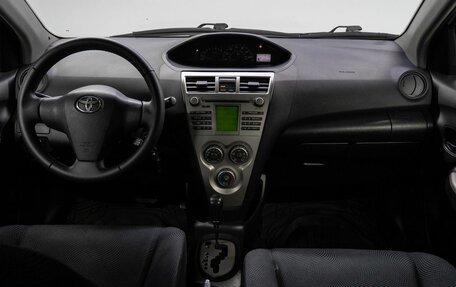 Toyota Yaris III рестайлинг, 2010 год, 850 000 рублей, 16 фотография