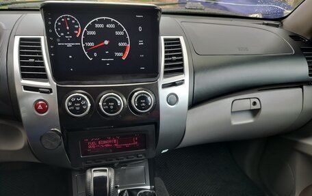 Mitsubishi Pajero Sport II рестайлинг, 2013 год, 1 950 000 рублей, 20 фотография