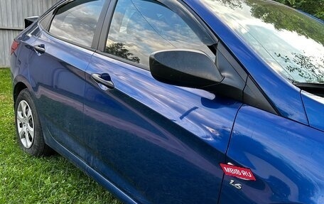 Hyundai Solaris II рестайлинг, 2011 год, 700 000 рублей, 4 фотография