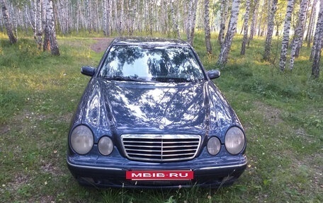Mercedes-Benz E-Класс, 2000 год, 500 000 рублей, 4 фотография