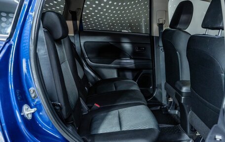 Mitsubishi Outlander III рестайлинг 3, 2015 год, 1 714 000 рублей, 13 фотография