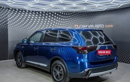 Mitsubishi Outlander III рестайлинг 3, 2015 год, 1 714 000 рублей, 4 фотография