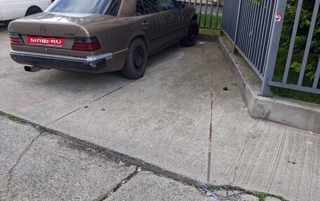 Mercedes-Benz W124, 1986 год, 60 000 рублей, 1 фотография